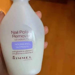 Nourishing Nail Polish Remover