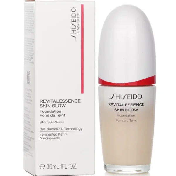 Revitalessence Skin Glow Foundation SPF 30
