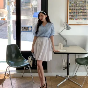 V-Neck Check Puff Sleeve Top