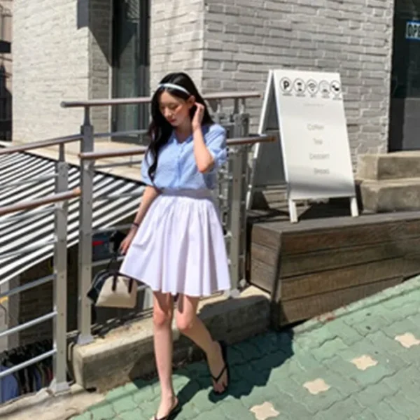V-Neck Check Puff Sleeve Top