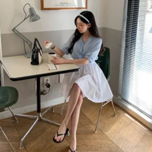 V-Neck Check Puff Sleeve Top